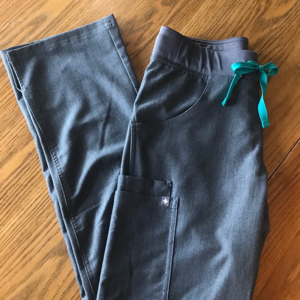 *SOLD* XXS FIGS Graphite Kade Cargo Scrub Pant
